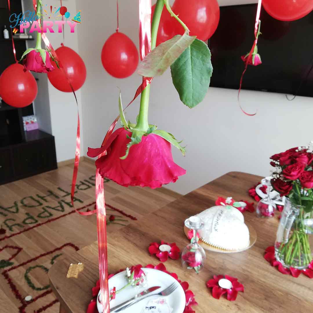 رومنسية-ورد طبيعي-ورد صناعي-ورق الورد-شمع-شموع-زوج-زوجة-راحة-استرخاء-أجواء رومنسية-يعشقها-عشق - بلاد الغربة-اوربا-كندا-اهتمام-حماسة-حب-غرام-موعد-أسئلة-يتحدث كثيراً-خجل-تردد-ارتباط-سعيد-النية الصافية-الصادقة-الاهتمام المتبادل-تنظيم-حفلات-و-مناسبات-في-